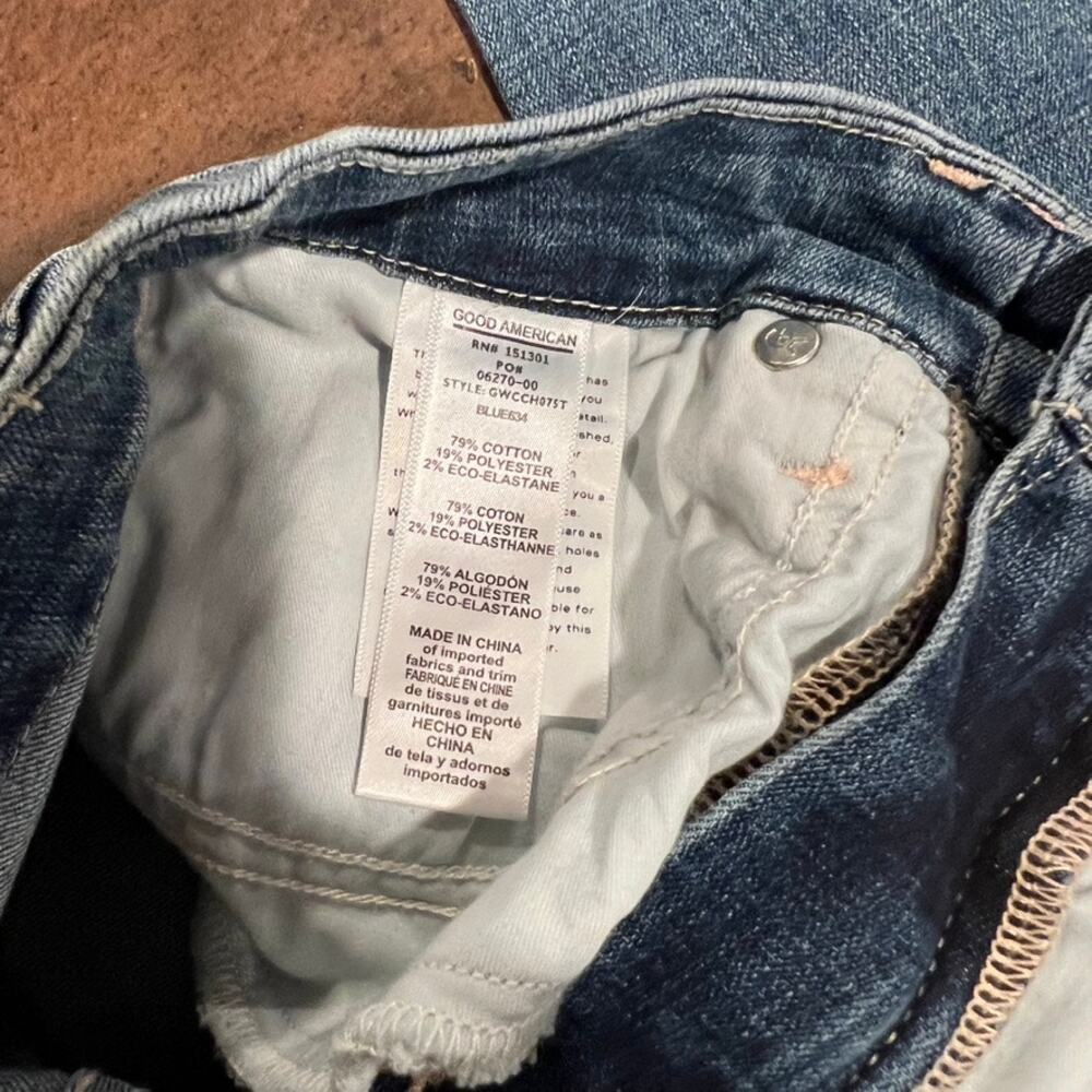 Good American Good Waist Crop Chew Hem Jeans Blue 634 - Picture 7 of 7